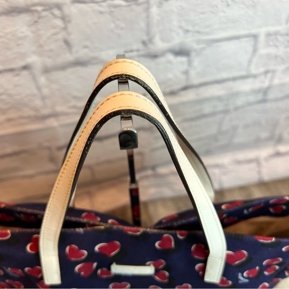 GUCCI Hearts Canvas Tote - Picture 3 of 6